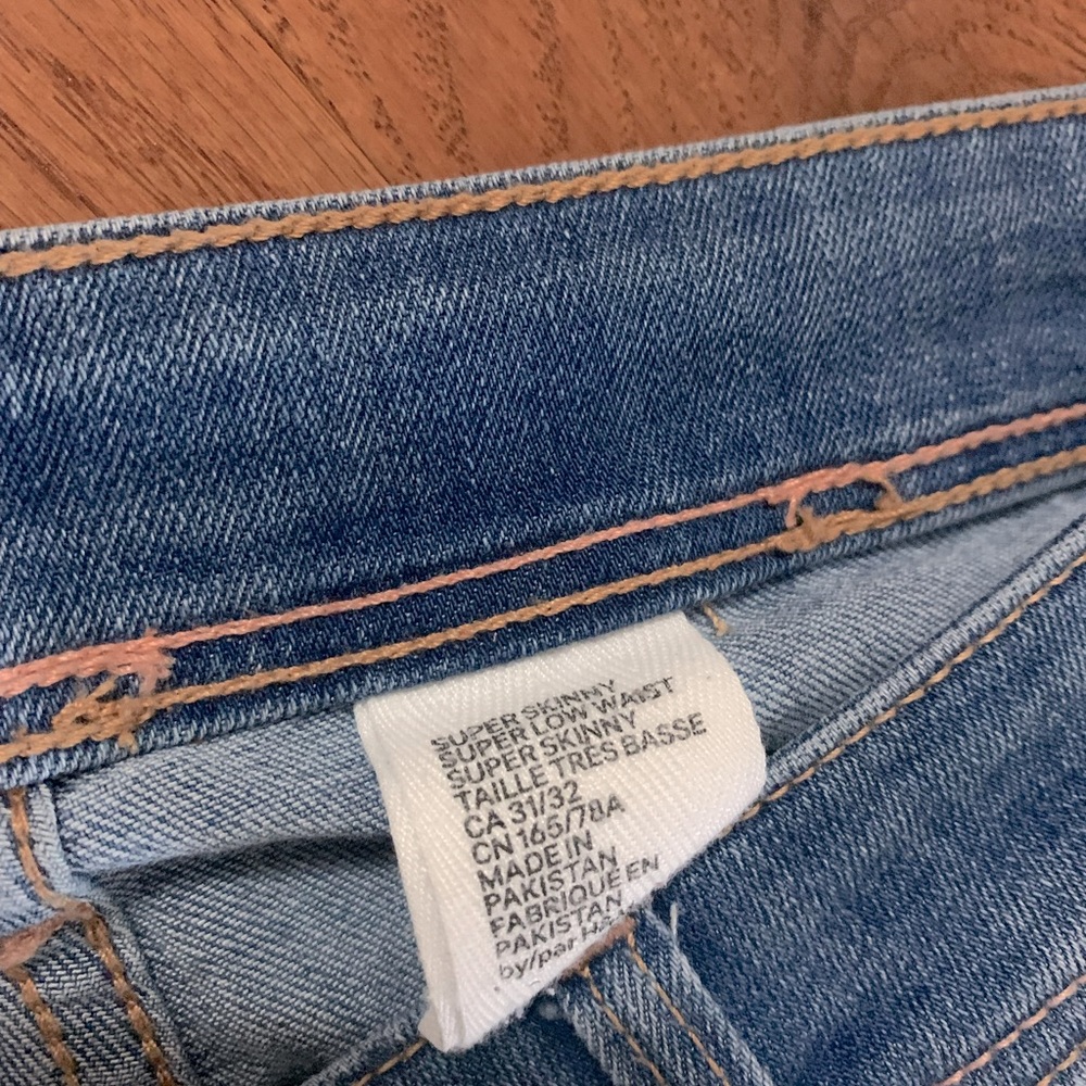 Low Rise Jeans - Picture 5 of 5